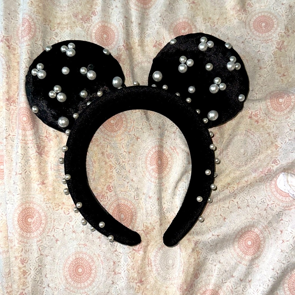 BEAUTIFUL MICKEY EARS